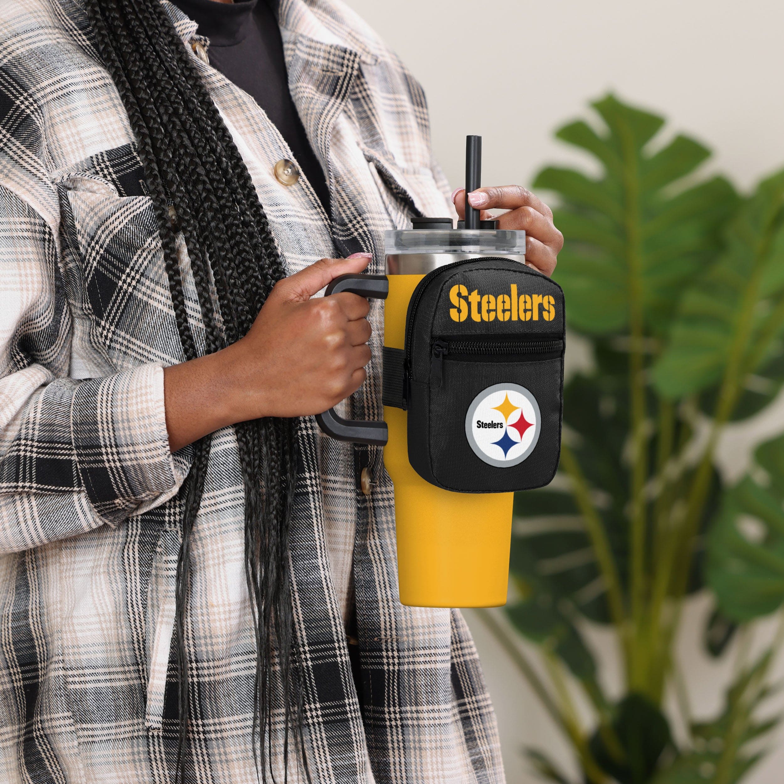 Pittsburgh Steelers Tumbler Fanny Pack: Show Your Team Pride!