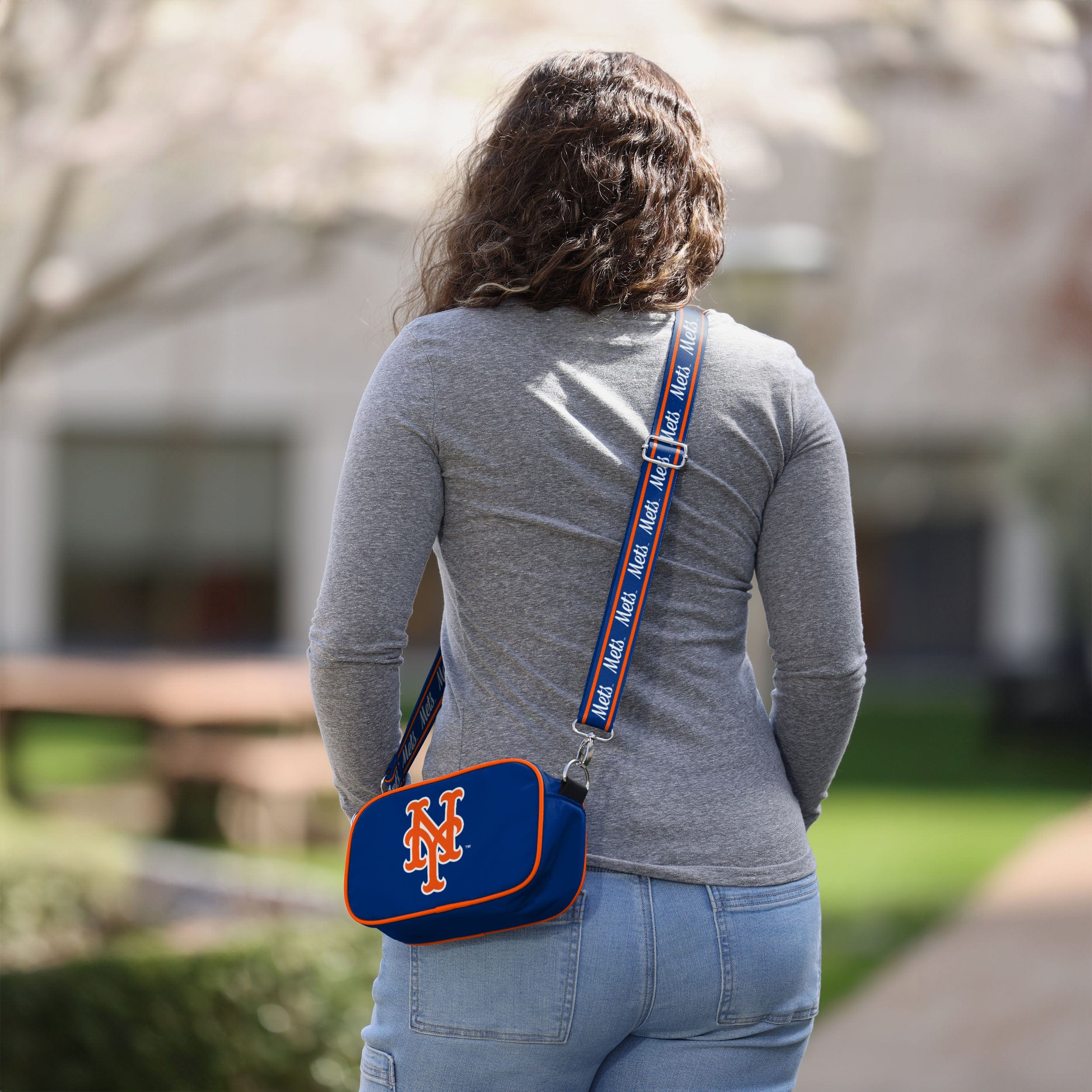 New York Mets Team Logo Crossbody Bag - Show Your Team Spirit!