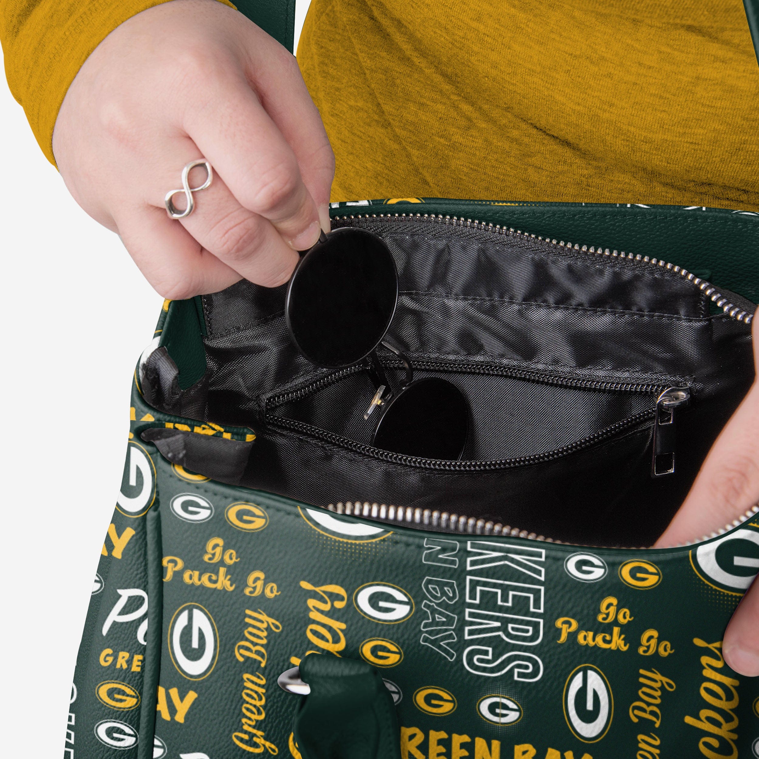 Green Bay Packers Spirited Style Printed Collection Purse - Show Your Team Pride!